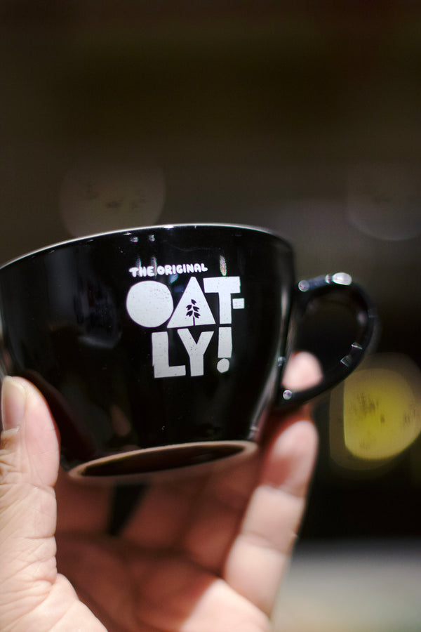 https://usa.loveramics.com/cdn/shop/articles/oatly_carvinal_SG_22_00011_600x.jpg?v=1669860156